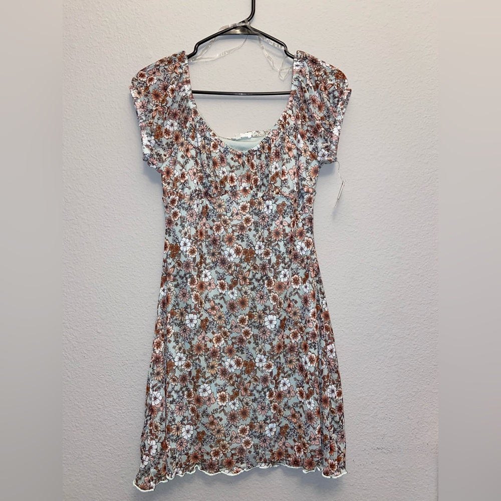 Ultra flirt puff sleeve Emma dress. Size M